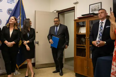 There’s lots at stake in the Manhattan DA’s race. Why isn’t anyone talking about it?
