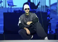 Justin Bieber drops surprise new album, ‘SWAG’