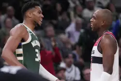 Giannis Antetokounmpo scores 37 points as Bucks open their season with 133-120 win over Wizards